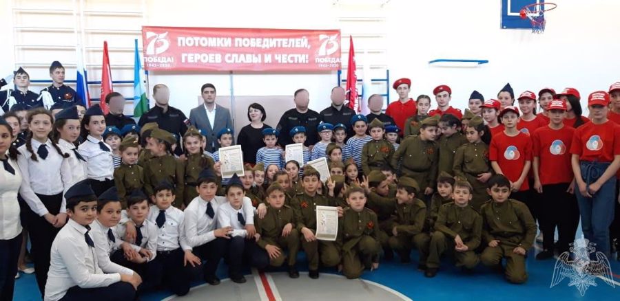 В Кабардино-Балкарской Республике росгвардейцы провели для школьников урок Мужества, посвященный Герою Советского Союза Алексею Волошину