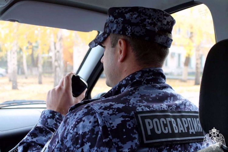 В Кабардино-Балкарии росгвардейцы задержали подозреваемых в угоне автомобиля