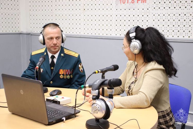 В Кабардино-Балкарии офицер Росгвардии поздравил коллег с профессиональным праздником 