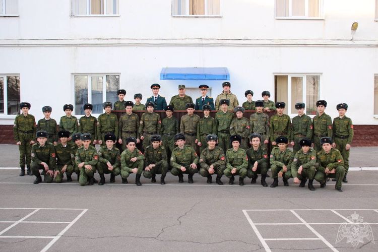 В Кабардино-Балкарии росгвардейцы провели урок Мужества для воспитанников профильной школы-интерната