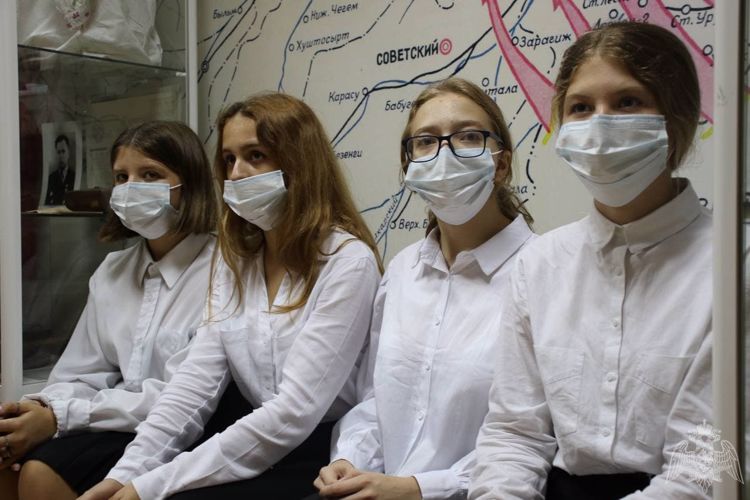 В Кабардино-Балкарии росгвардейцы приняли участие в круглом столе, посвященном Дню обороны Майского района
