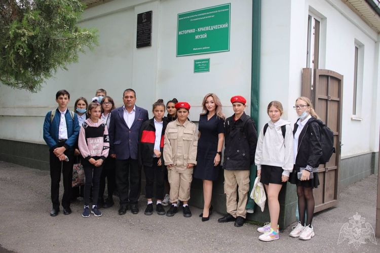 В Кабардино-Балкарии росгвардейцы приняли участие в круглом столе, посвященном Дню обороны Майского района