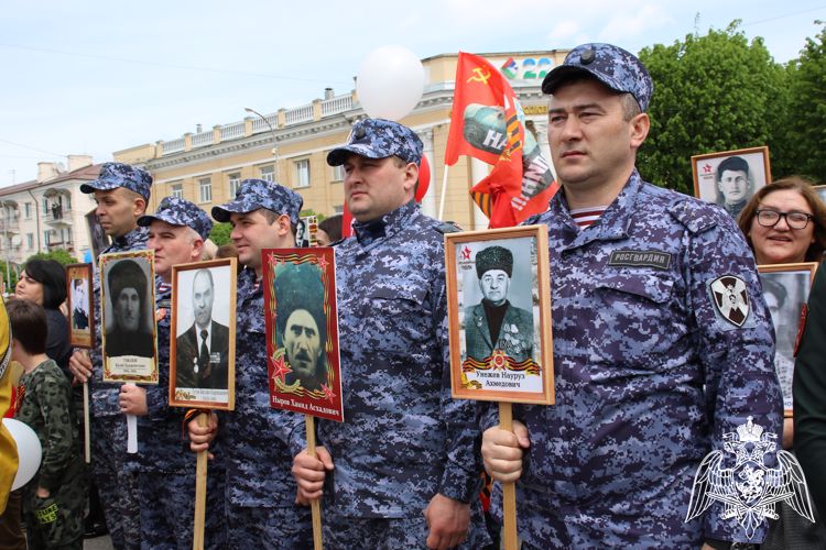 Представители Росгвардии присоединились к шествию «Бессмертного полка» в Нальчике
