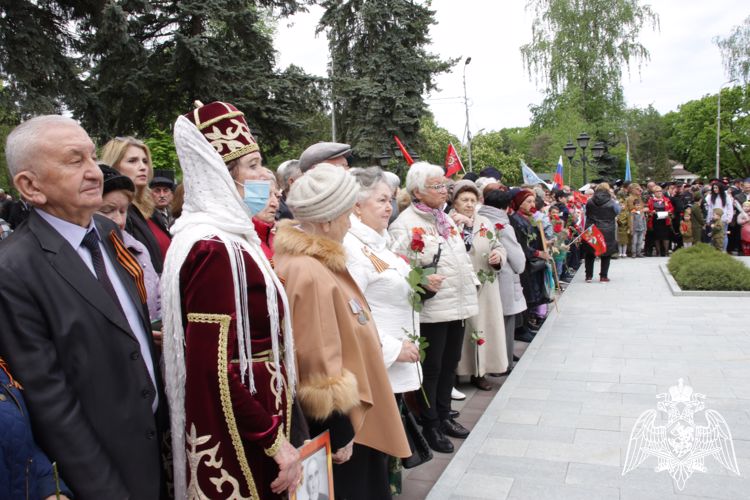 В Нальчике росгвардейцы почтили память героев, павших в годы Великой Отечественной войны