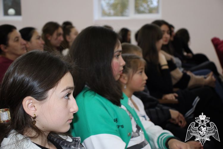 В КАБАРДИНО-БАЛКАРИИ ВЫСТУПАЕТ АНСАМБЛЬ ПЕСНИ И ПЛЯСКИ СЕВЕРО-КАВКАЗСКОГО ОКРУГА РОСГВАРДИИ