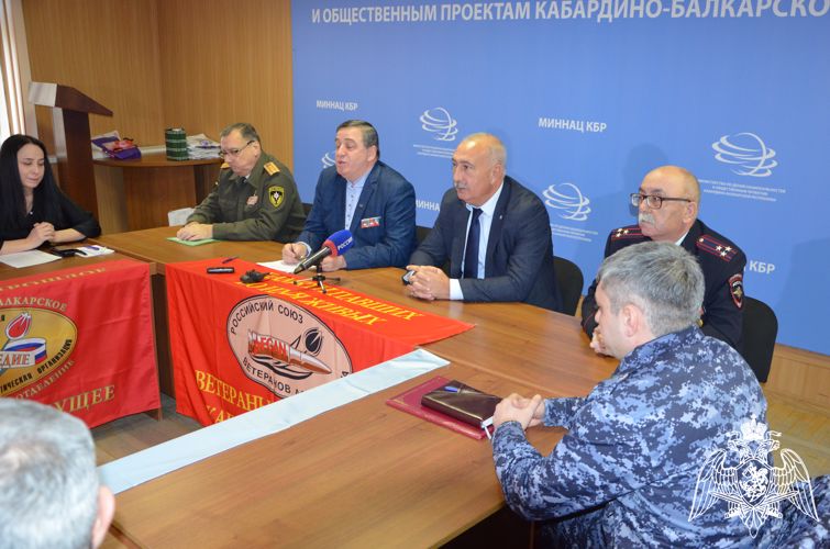 РОСГВАРДЕЙЦЫ КАБАРДИНО-БАЛКАРИИ ПРИНЯЛИ УЧАСТИЕ В КРУГЛОМ СТОЛЕ, ПРИУРОЧЕНОМ КО ДНЮ ГЕРОЯ ОТЕЧЕСТВА