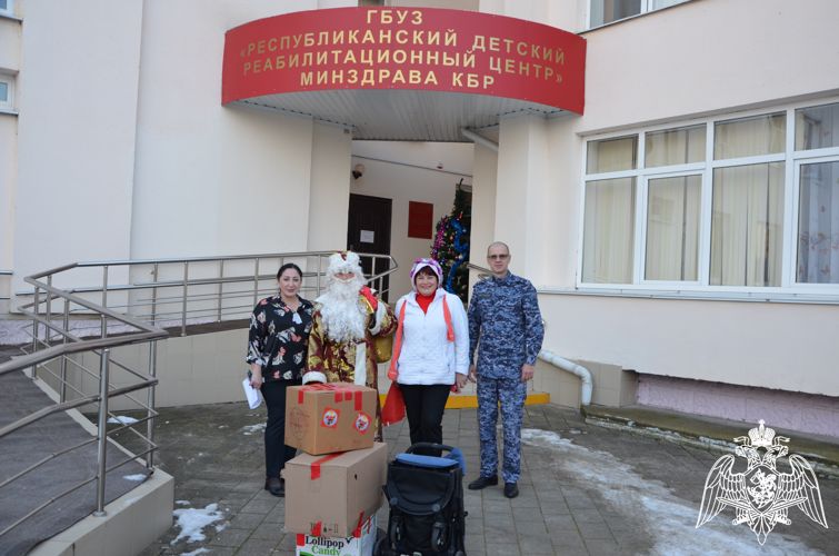 Всероссийская акция «Дед Мороз специального назначения» проходит в Кабардино-Балкарии
