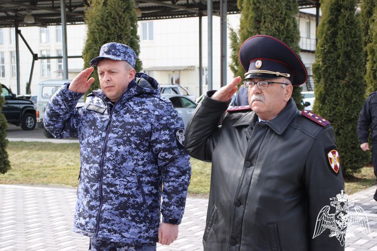 РОСГВАРДЕЙЦЫ КАБАРДИНО-БАЛКАРИИ ПОЧТИЛИ ПАМЯТЬ ПОГИБШИХ СОСЛУЖИВЦЕВ