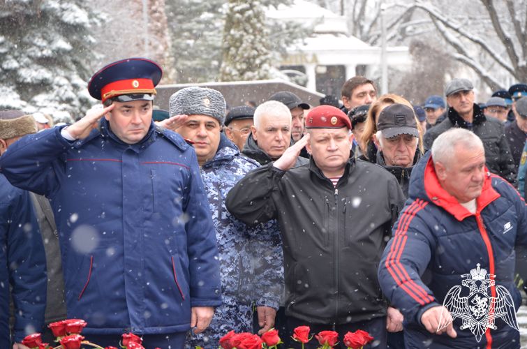 РОСГВАРДЕЙЦЫ КАБАРДИНО-БАЛКАРИИ ПРИНЯЛИ УЧАСТИЕ В МИТИНГЕ, ПОСВЯЩЕННОМ ДНЮ ЗАЩИТНИКА ОТЕЧЕСТВА