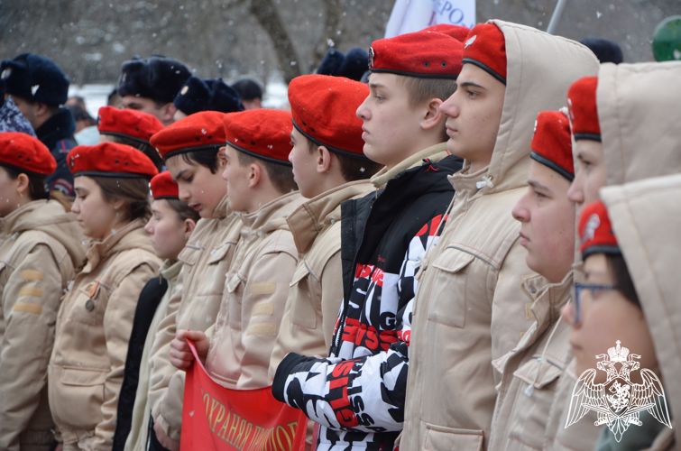 В НАЛЬЧИКЕ РОСГВАРДЕЙЦЫ ПОЧТИЛИ ПАМЯТЬ ВОИНОВ-ИНТЕРНАЦИОНАЛИСТОВ