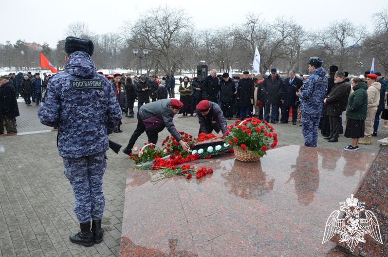 В НАЛЬЧИКЕ РОСГВАРДЕЙЦЫ ПОЧТИЛИ ПАМЯТЬ ВОИНОВ-ИНТЕРНАЦИОНАЛИСТОВ