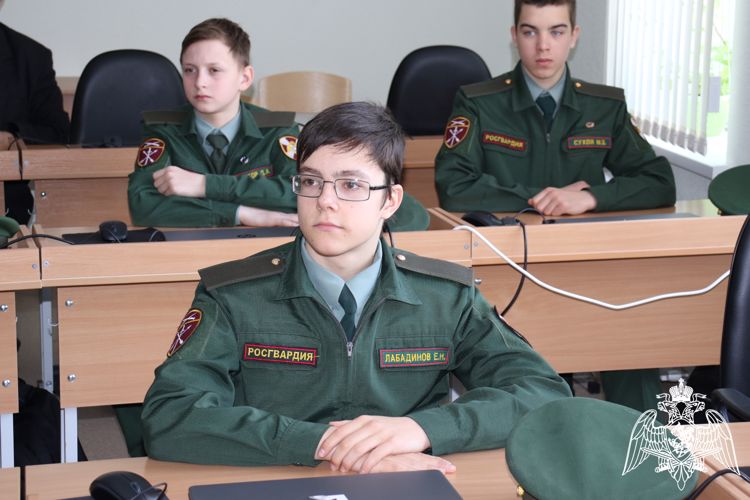 ВСТРЕЧУ С КАДЕТАМИ КАБАРДИНО-БАЛКАРИИ ПРОВЕЛА ПРЕДСТАВИТЕЛЬ РОСГВАРДИИ