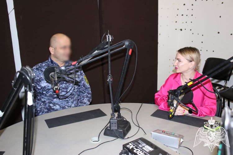 ОФИЦЕР РОСГВАРДИИ ВЫСТУПИЛ В ЭФИРЕ ВЕДОМСТВЕННОЙ РАДИОРУБРИКИ В КАБАРДИНО-БАЛКАРИИ