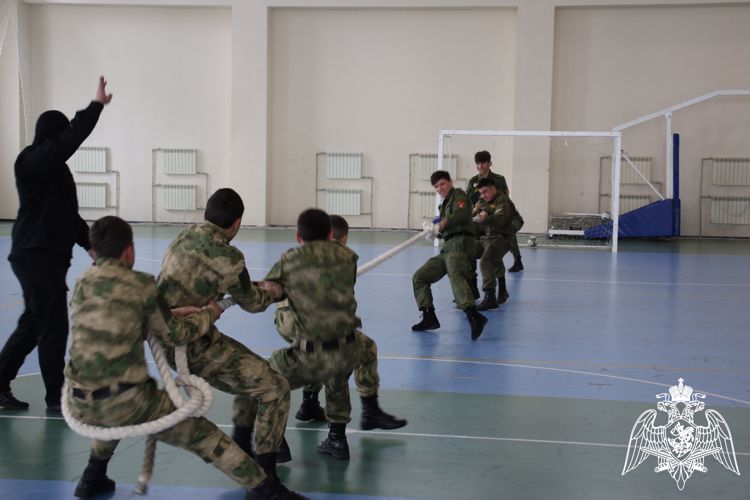 ДЕНЬ ОТКРЫТЫХ ДВЕРЕЙ ПРОВЕЛИ РОСГВАРДЕЙЦЫ КАБАРДИНО-БАЛКАРИИ ДЛЯ ВОСПИТАННИКОВ КАДЕТСКИХ КЛАССОВ И ЮНАРМЕЙЦЕВ