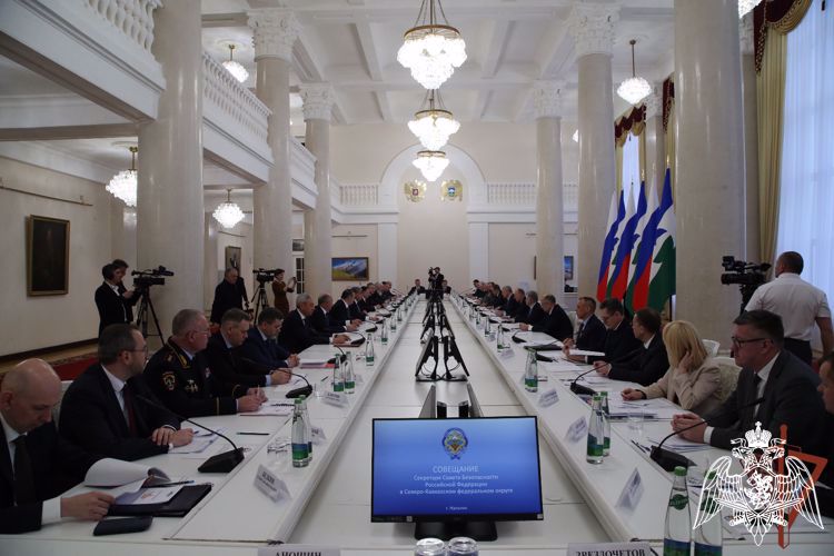 КОМАНДУЮЩИЙ СЕВЕРО-КАВКАЗСКИМ ОКРУГОМ РОСГВАРДИИ ПРИНЯЛ УЧАСТИЕ В СОВЕЩАНИИ СОВЕТА БЕЗОПАСНОСТИ РОССИИ В НАЛЬЧИКЕ