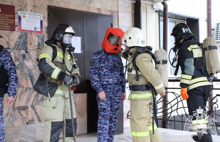 РОСГВАРДИЯ И МЧС ПРОВЕЛИ МЕЖВЕДОМСТВЕННЫЕ ПОЖАРНО-ТАКТИЧЕСКИЕ УЧЕНИЯ В КАБАРДИНО-БАЛКАРИИ