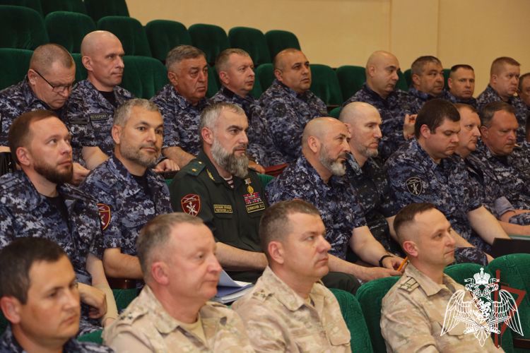 В СЕВЕРО-КАВКАЗСКОМ ОКРУГЕ РОСГВАРДИИ ПРОХОДИТ УЧЕБНО-МЕТОДИЧЕСКИЙ СБОР С РУКОВОДЯЩИМ СОСТАВОМ