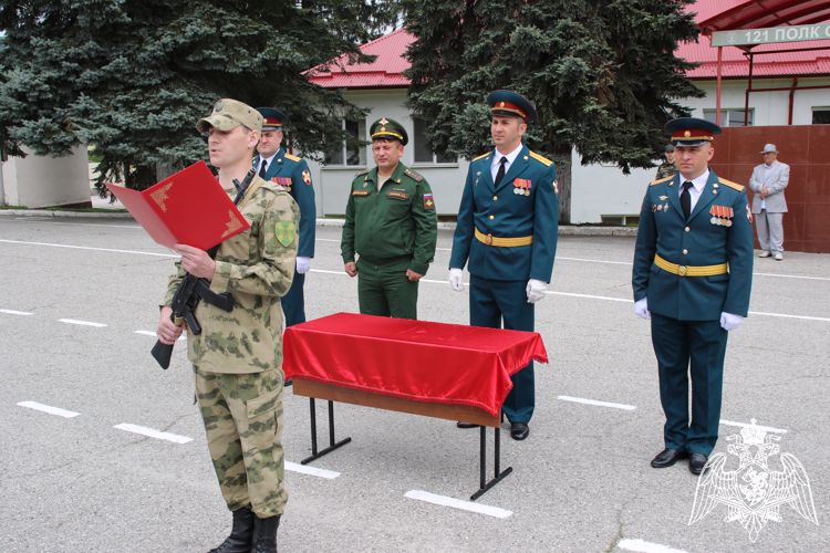В КАБАРДИНО-БАЛКАРИИ НОВОБРАНЦЫ РОСГВАРДИИ ПРИНЯЛИ ВОЕННУЮ ПРИСЯГУ