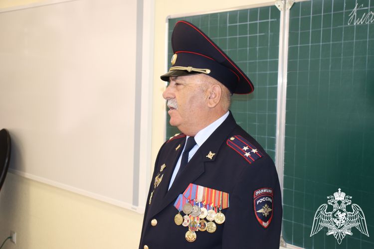 Росгвардейцы Кабардино-Балкарии провели Урок мужества, посвященный Дню солидарности в борьбе с терроризмом