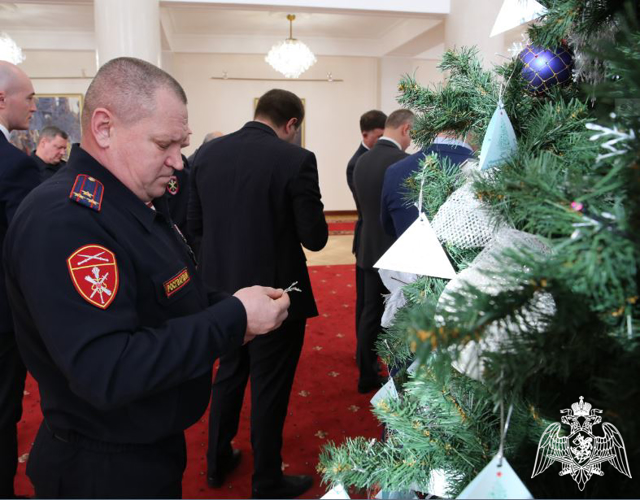 В КАБАРДИНО-БАЛКАРИИ РОСГВАРДЕЙЦЫ ПОДДЕРЖАЛИ ВСЕРОССИЙСКУЮ АКЦИЮ «ЕЛКА ЖЕЛАНИЙ»