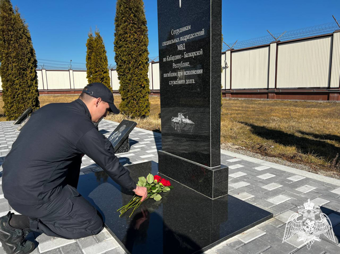 Росгвардейцы Кабардино-Балкарии почтили память защитников отечества