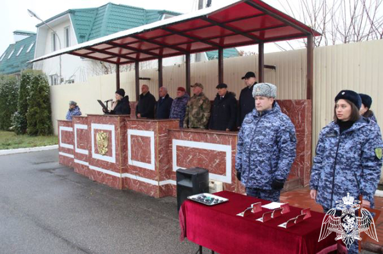 КЛЮЧИ ОТ НОВЫХ АВТОМОБИЛЕЙ ВРУЧИЛИ РОСГВАРДЕЙЦАМ В КАБАРДИНО-БАЛКАРИИ