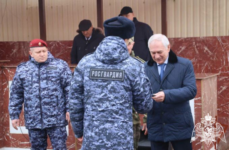КЛЮЧИ ОТ НОВЫХ АВТОМОБИЛЕЙ ВРУЧИЛИ РОСГВАРДЕЙЦАМ В КАБАРДИНО-БАЛКАРИИ