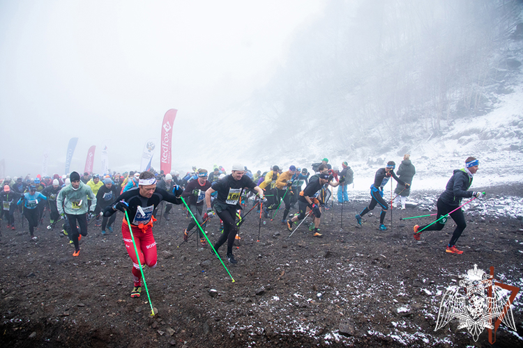 Росгвардейцы участвуют в международном фестивале Red Fox Elbrus Race 2024