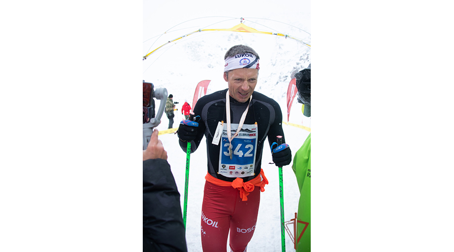 Росгвардейцы участвуют в международном фестивале Red Fox Elbrus Race 2024