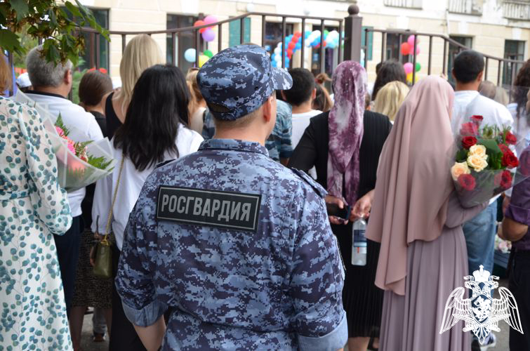 Сотрудники Росгвардии  обеспечили безопасность последних звонков в Кабардино-Балкарии