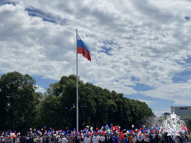 Росгвардейцы приняли участие в торжественной церемонии поднятия флагов России и Кабардино-Балкарии