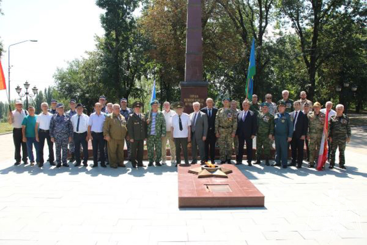 В Нальчике росгвардейцы приняли участие в памятных мероприятиях 