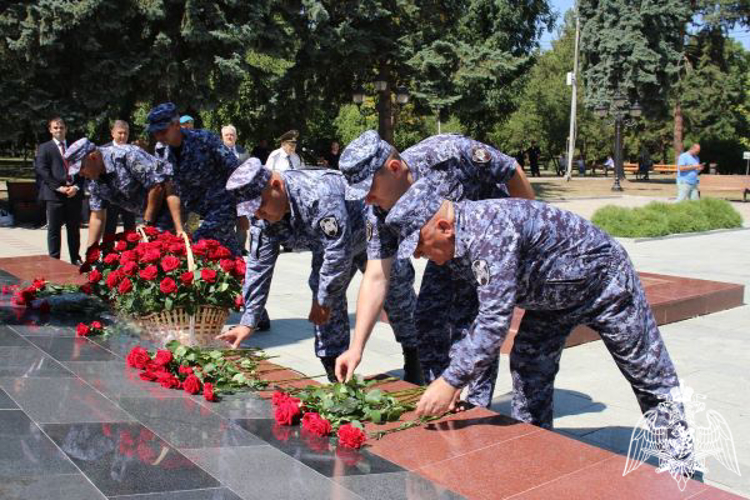 В Нальчике росгвардейцы приняли участие в памятных мероприятиях 