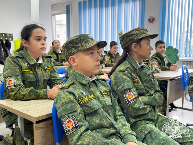 Акция «Письмо солдату» в поддержку росгвардейцев продолжается в Кабардино-Балкарии