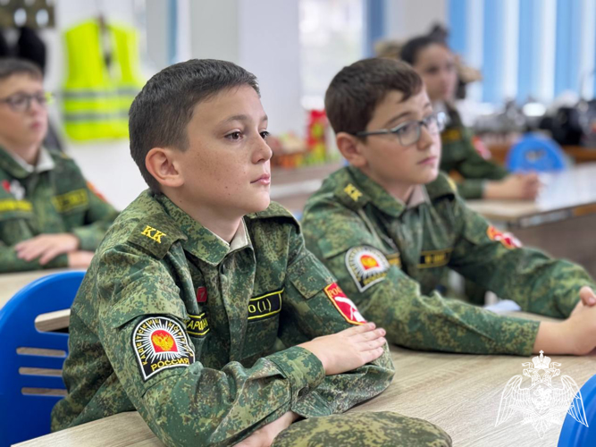 Акция «Письмо солдату» в поддержку росгвардейцев продолжается в Кабардино-Балкарии