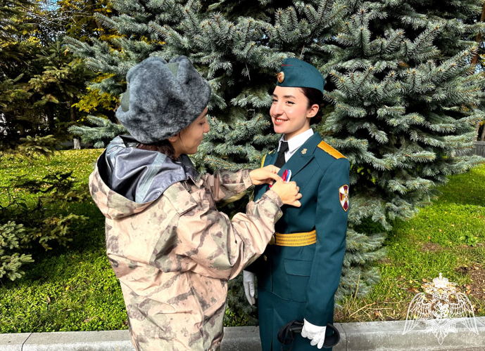 ВОЕНОСЛУЖАЩИЕ  РОСГВАРДИИ В КАБАРДИНО-БАЛКАРИИ ПРИСОЕДИНИЛИСЬ К АКЦИИ «РОССИЙСКИЙ ТРИКОЛОР»