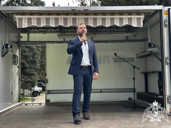 В Кабардино-Балкарии росгвардейцы поздравили жителей поселка Звездного с Днем образования 