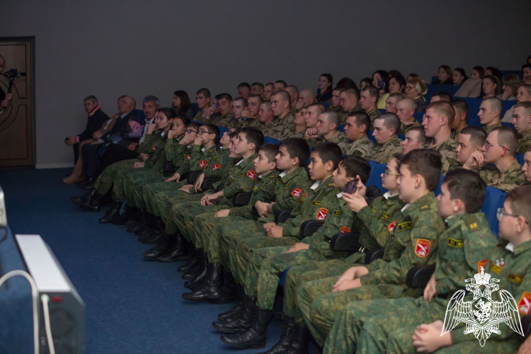 В Кабардино-Балкарии росгвардейцы провели праздничный концерт ко Дню матери