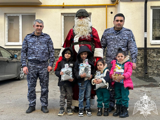 В Кабардино-Балкарии стартовала акция Росгвардии «Дед Мороз специального назначения» 