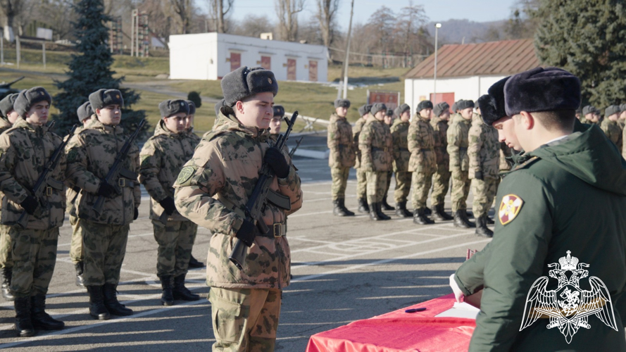 В КАБАРДИНО-БАЛКАРИИ НОВОБРАНЦЫ РОСГВАРДИИ  ПРИНЯЛИ ВОЕННУЮ ПРИСЯГУ