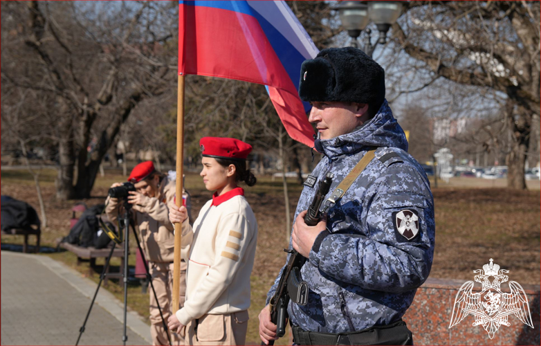 В НАЛЬЧИКЕ ПРЕДСТАВИТЕЛИ РОСГВАРДИИ ПОЧТИЛИ ПАМЯТЬ ВОИНОВ-ИНТЕРНАЦИОНАЛИСТОВ