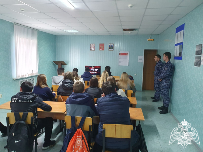 Росгвардейцы провели урок Мужества для школьников в Кабардино-Балкарии