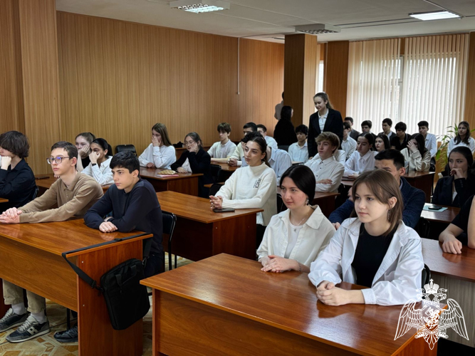 ПРЕДСТАВИТЕЛИ РОСГВАРДИИ ПО КАБАРДИНО-БАЛКАРСКОЙ РЕСПУБЛИКИ ПРОВЕЛИ УРОК МУЖЕСТВА