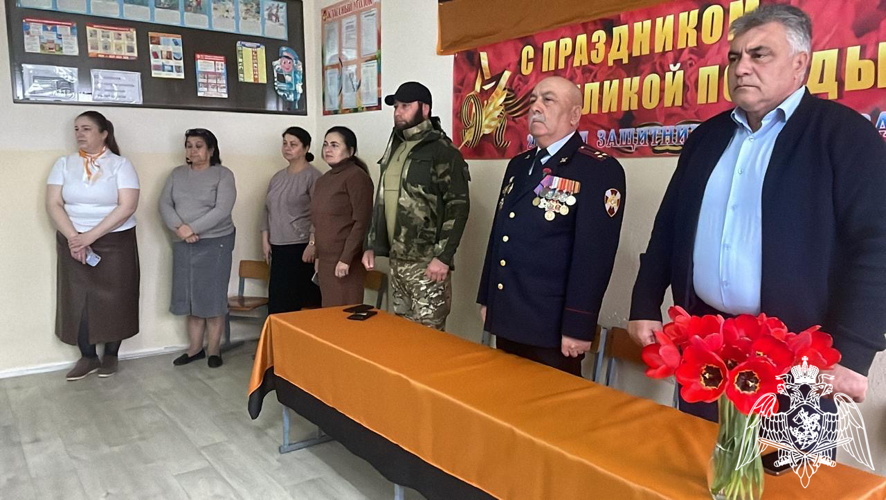 Ветеран Росгвардии провел открытый урок в школе одного из селений Кабардино-Балкарии