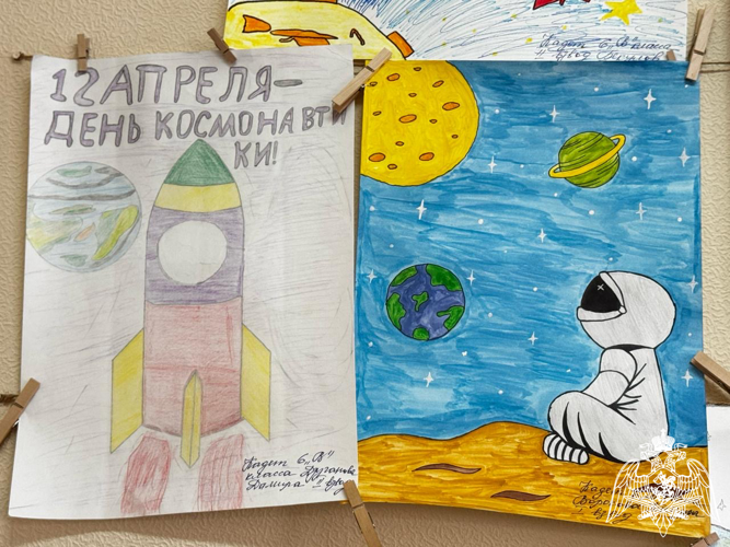   В Кабардино-Балкарии росгвардейцы провели выставку детского рисунка ко Дню космонавтики