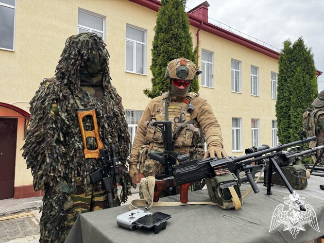 ДВИЖЕНИЕ ПЕРВЫХ И ЮНАРМЕЙЦЫ КАБАРДИНО-БАЛКАРИИ ПОСЕТИЛИ ВОИНСКУЮ ЧАСТЬ РОСГВАРДИИ В ПРЕДДВЕРИИ ДНЯ ВЕЛИКОЙ ПОБЕДЫ