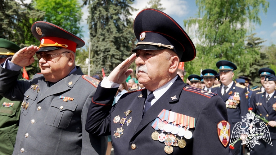 РОСГВАРДЕЙЦЫ КАБАРДИНО-БАЛКАРИИ В ДЕНЬ ПОБЕДЫ ПОЧТИЛИ ПАМЯТЬ ГЕРОЕВ ВЕЛИКОЙ ОТЕЧЕСТВЕННОЙ ВОЙНЫ