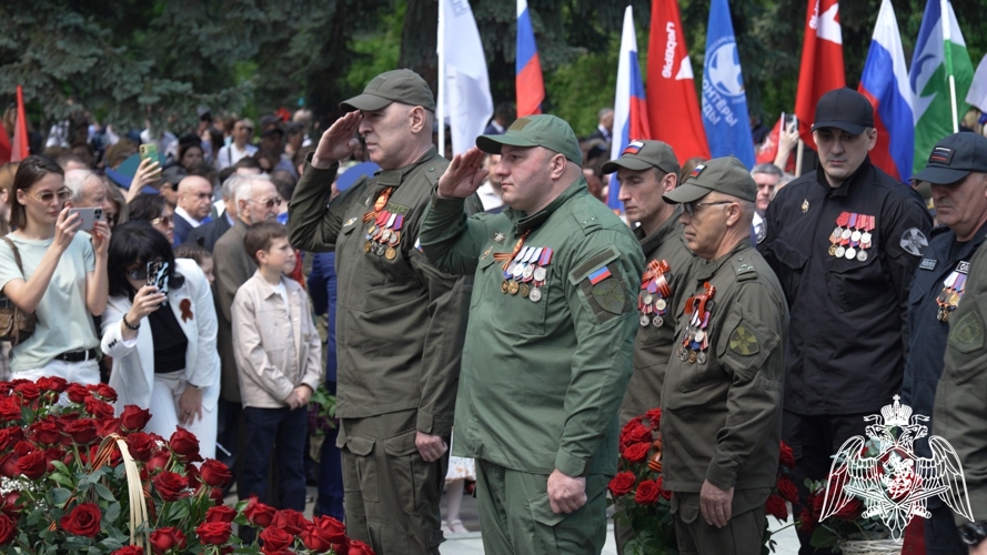 РОСГВАРДЕЙЦЫ КАБАРДИНО-БАЛКАРИИ В ДЕНЬ ПОБЕДЫ ПОЧТИЛИ ПАМЯТЬ ГЕРОЕВ ВЕЛИКОЙ ОТЕЧЕСТВЕННОЙ ВОЙНЫ