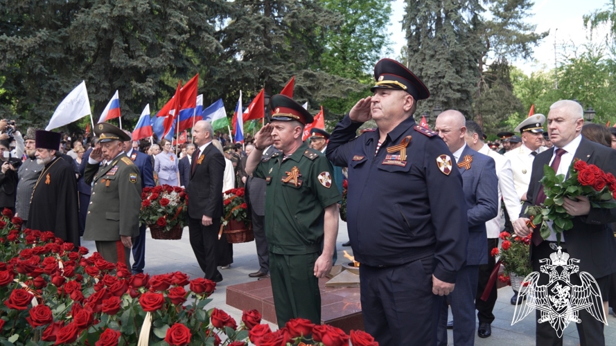 РОСГВАРДЕЙЦЫ КАБАРДИНО-БАЛКАРИИ В ДЕНЬ ПОБЕДЫ ПОЧТИЛИ ПАМЯТЬ ГЕРОЕВ ВЕЛИКОЙ ОТЕЧЕСТВЕННОЙ ВОЙНЫ