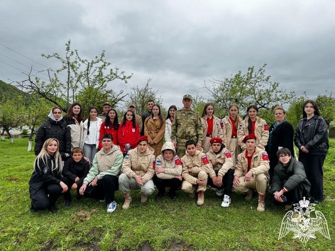 ДВИЖЕНИЕ ПЕРВЫХ И ЮНАРМЕЙЦЫ КАБАРДИНО-БАЛКАРИИ ПОСЕТИЛИ ВОИНСКУЮ ЧАСТЬ РОСГВАРДИИ В ПРЕДДВЕРИИ ДНЯ ВЕЛИКОЙ ПОБЕДЫ